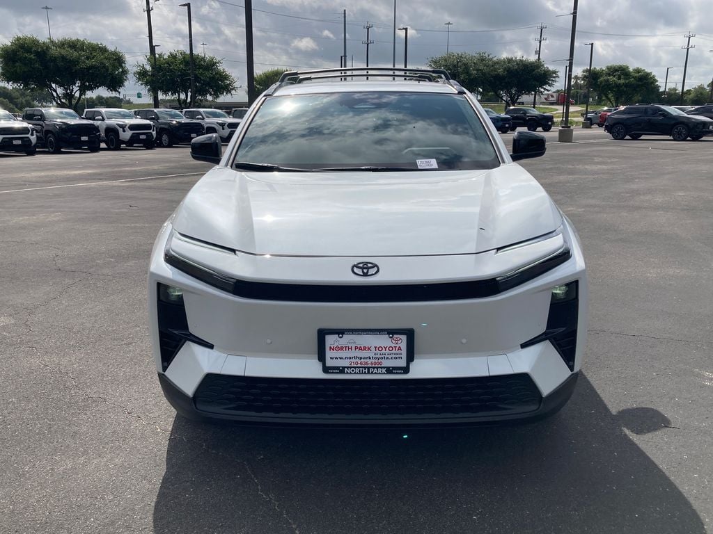 New 2026 Toyota C-HR SE SUV