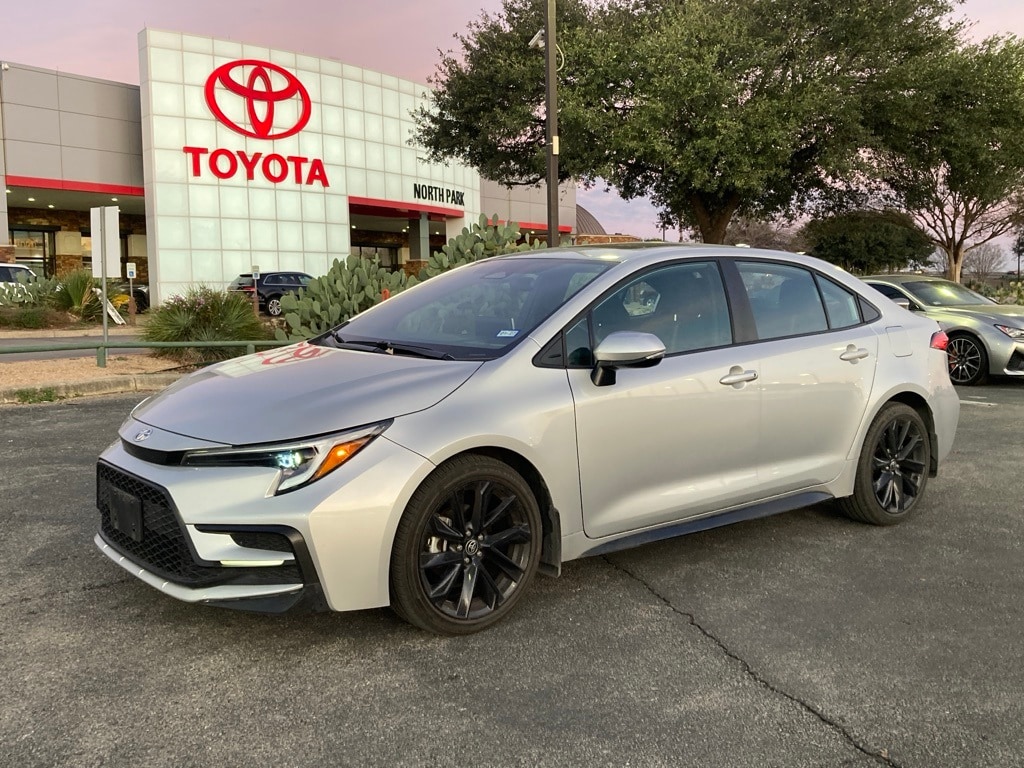 2025 Toyota Corolla SE's photo