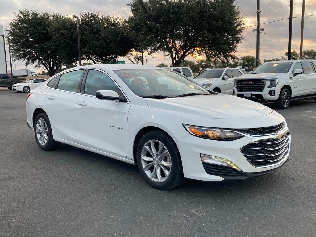 2024 Chevrolet Malibu 1LT photo 3