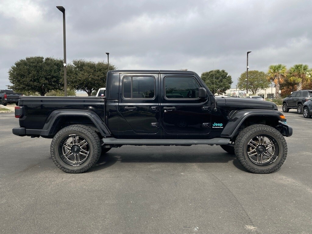 2020 Jeep Gladiator Overland photo 4