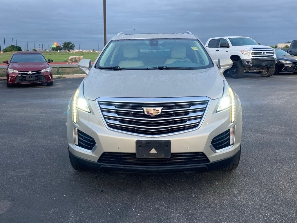 Used 2017 Cadillac XT5 Luxury with VIN 1GYKNBRS8HZ197365 for sale in San Antonio, TX