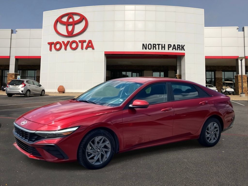 2024 Hyundai Elantra 2.0 SEL IVT's photo
