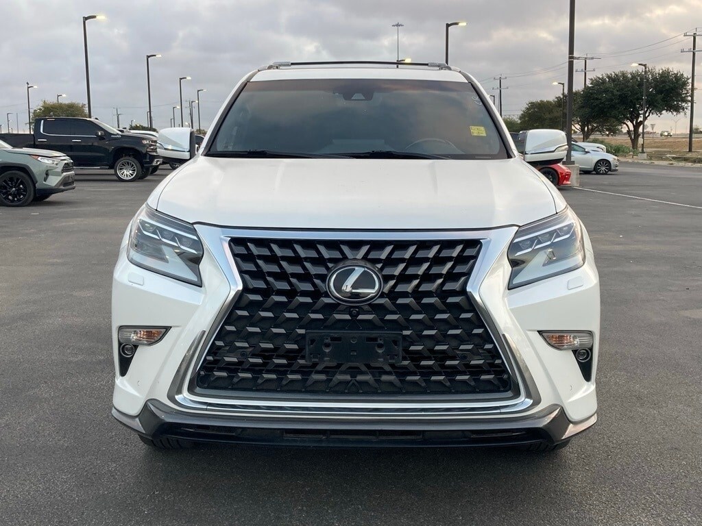 2023 Lexus GX 460 Luxury photo 2