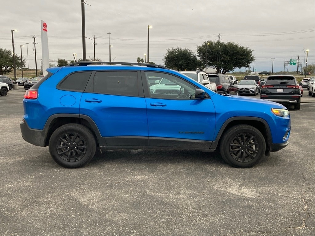 Used 2023 Jeep Cherokee Altitude SUV