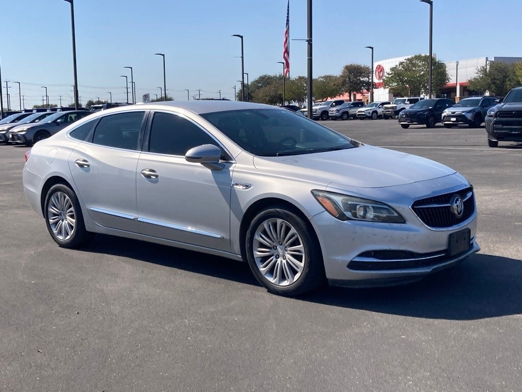 2018 Buick LaCrosse Essence photo 2
