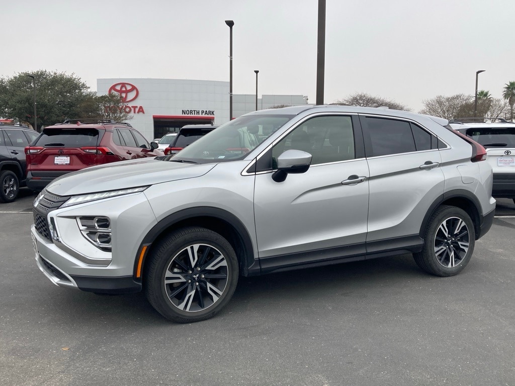 2024 Mitsubishi Eclipse Cross SE's photo