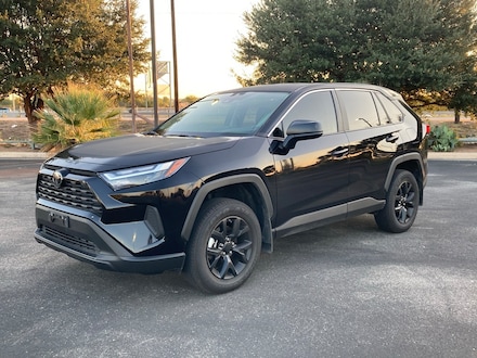 2025 Toyota RAV4 LE SUV