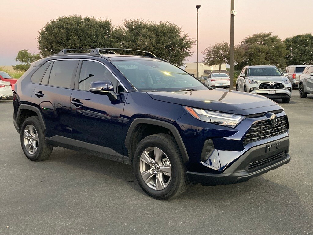 2025 Toyota RAV4 XLE photo 2