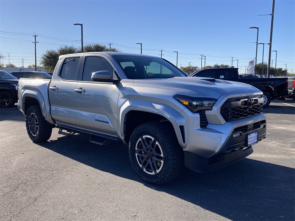2025 Toyota Tacoma TRD Sport photo 3