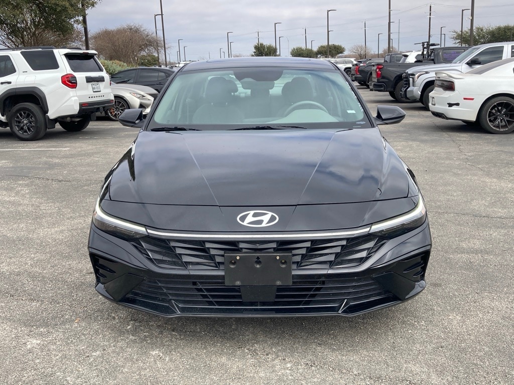 Used 2025 Hyundai Elantra SEL Convenience Sedan