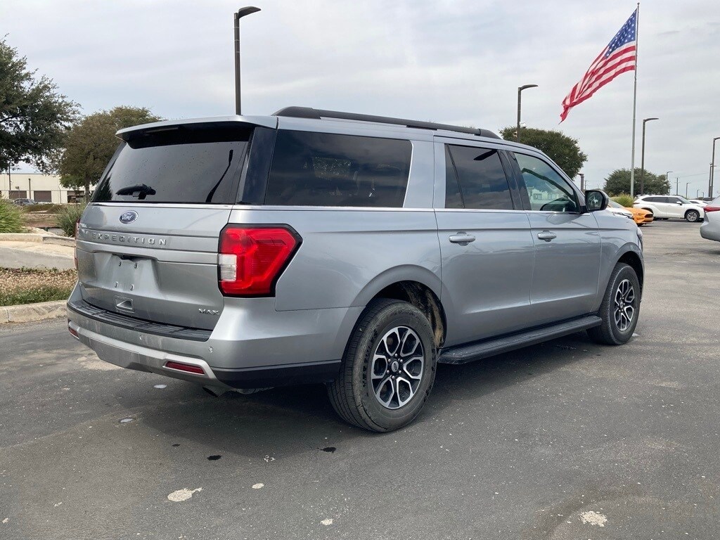 2023 Ford Expedition MAX XLT photo 4