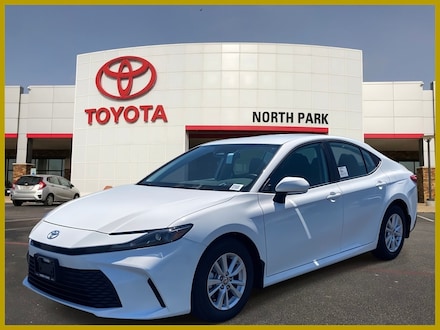 2025 Toyota Camry LE Sedan