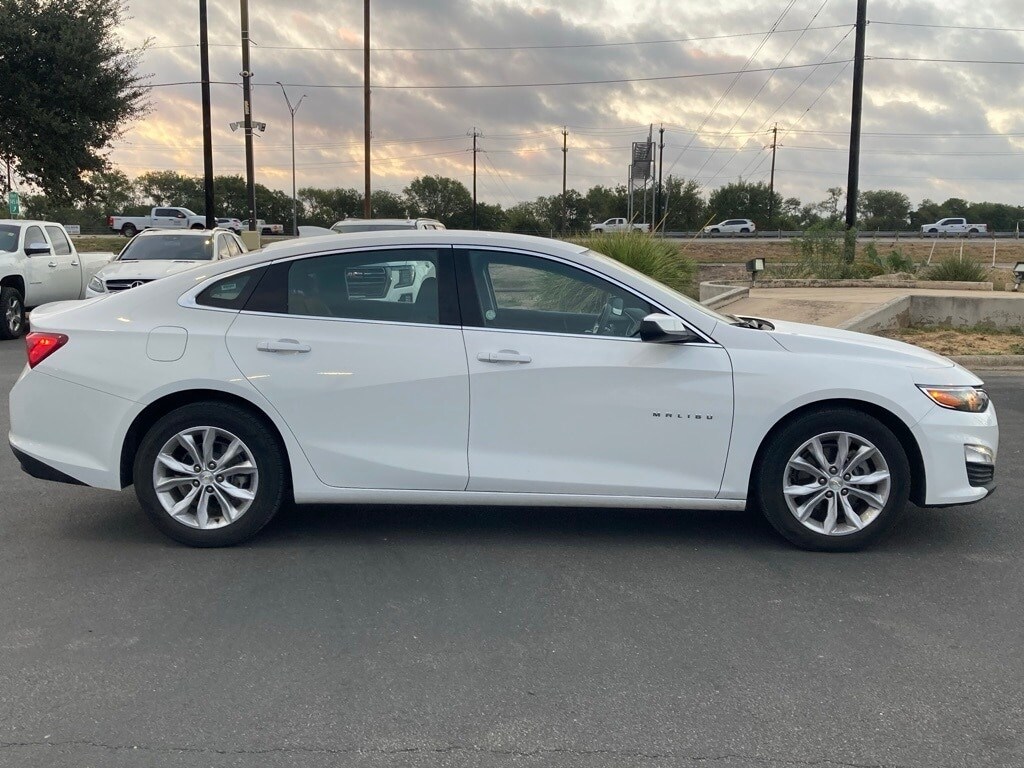 2024 Chevrolet Malibu 1LT photo 3