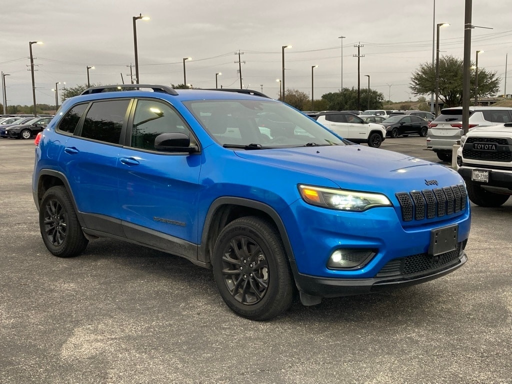 Used 2023 Jeep Cherokee Altitude SUV