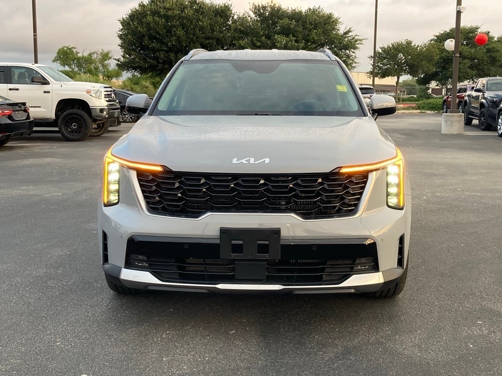 Used 2025 Kia Sorento EX with VIN 5XYRH4JF8SG343193 for sale in San Antonio, TX