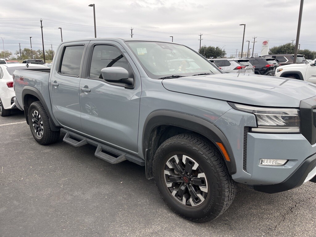 2024 Nissan Frontier PRO-4X photo 2