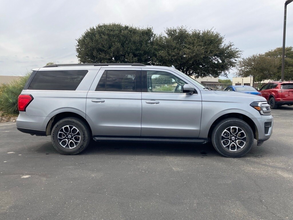 2023 Ford Expedition MAX XLT photo 3
