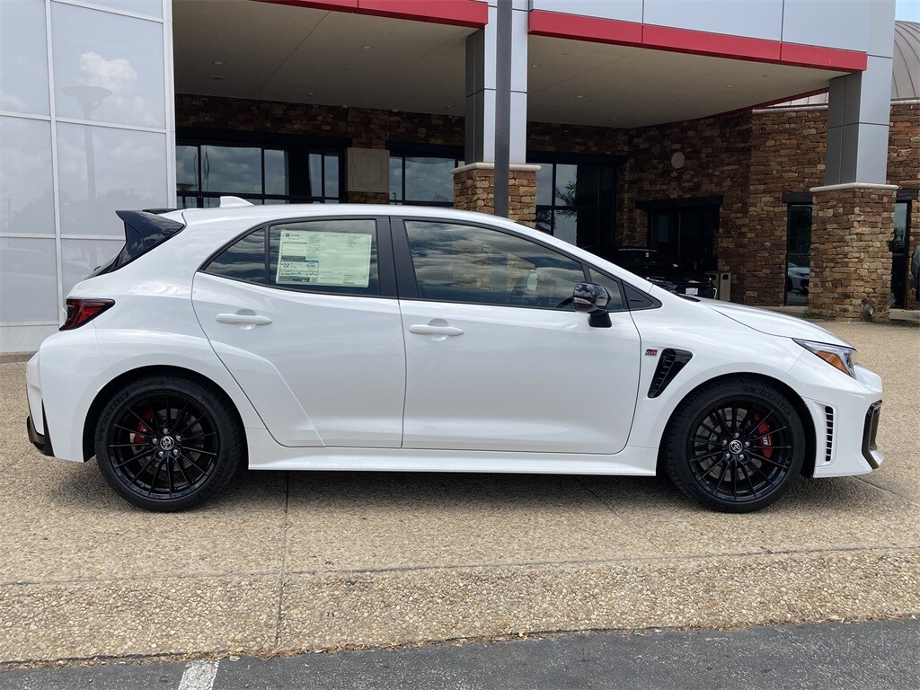 2025 Toyota Corolla GR Premium photo 4