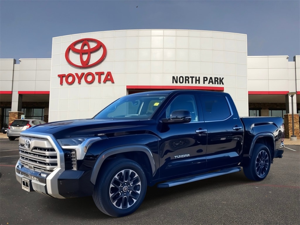 2023 Toyota Tundra Limited's photo