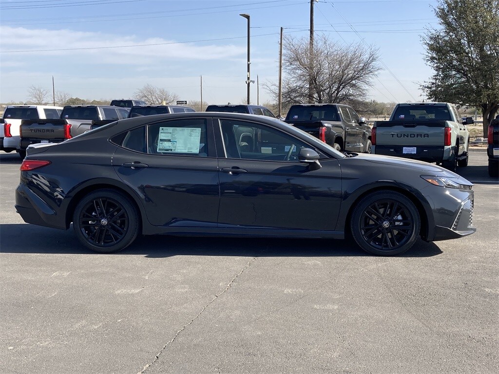 2026 Toyota Camry SE photo 4