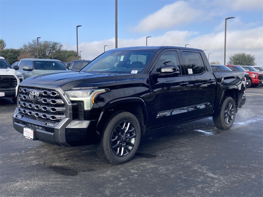 2026 Toyota Tundra Platinum's photo