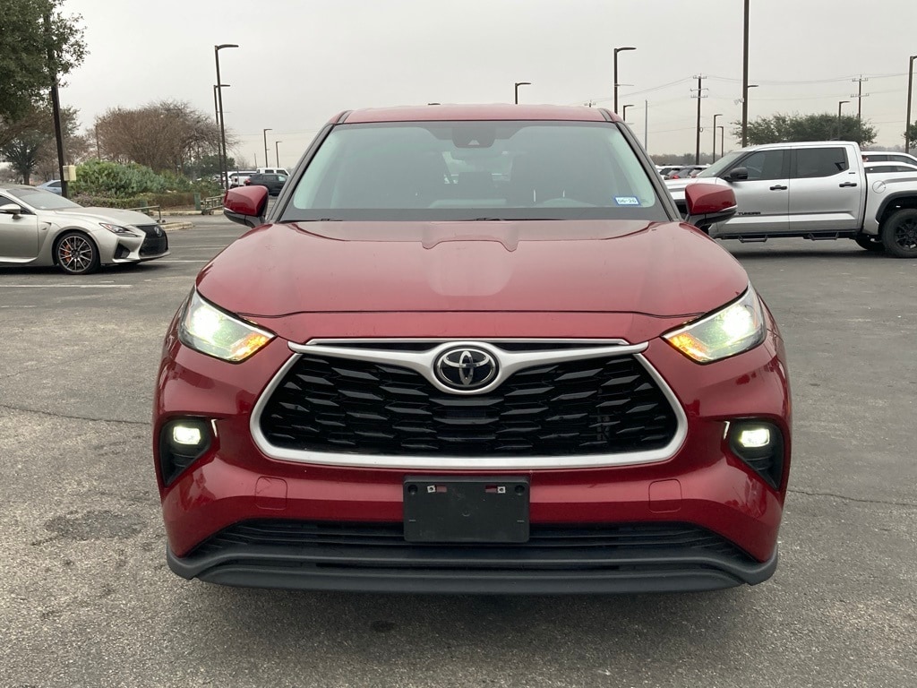 Used 2023 Toyota Highlander LE SUV