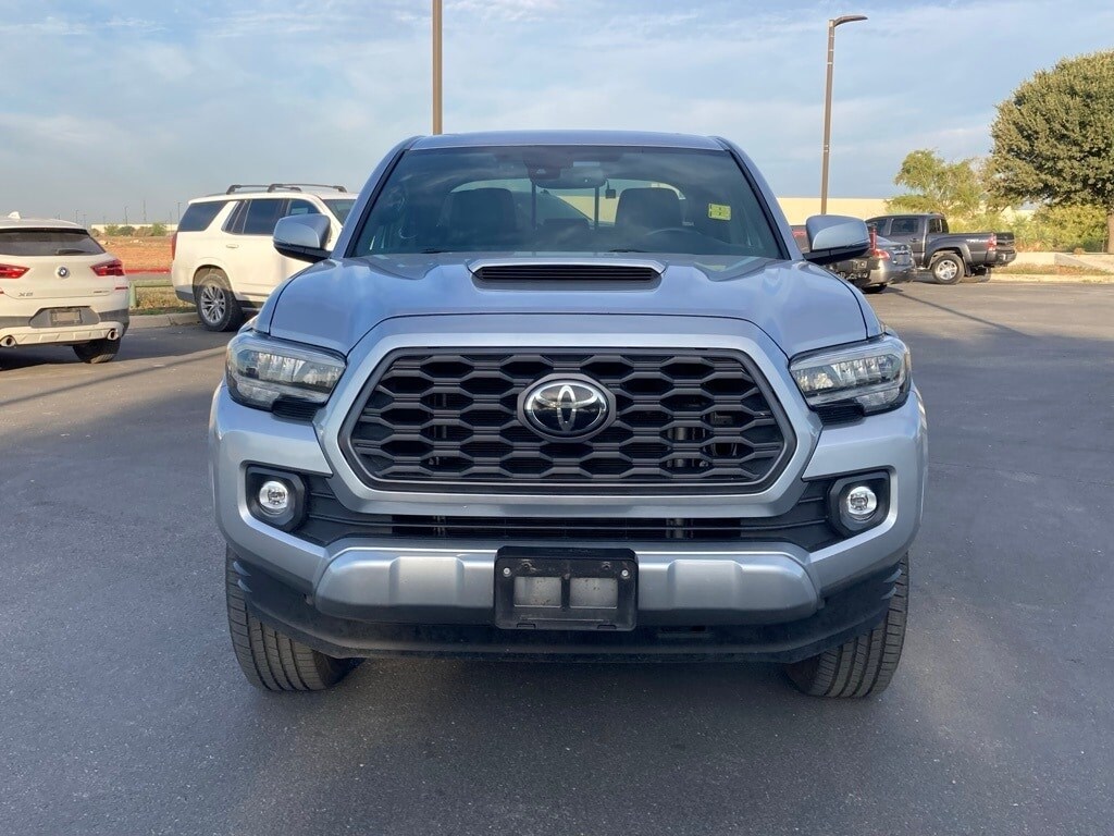 2022 Toyota Tacoma TRD Sport photo 2