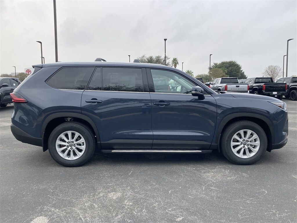 2026 Toyota Grand Highlander XLE photo 4