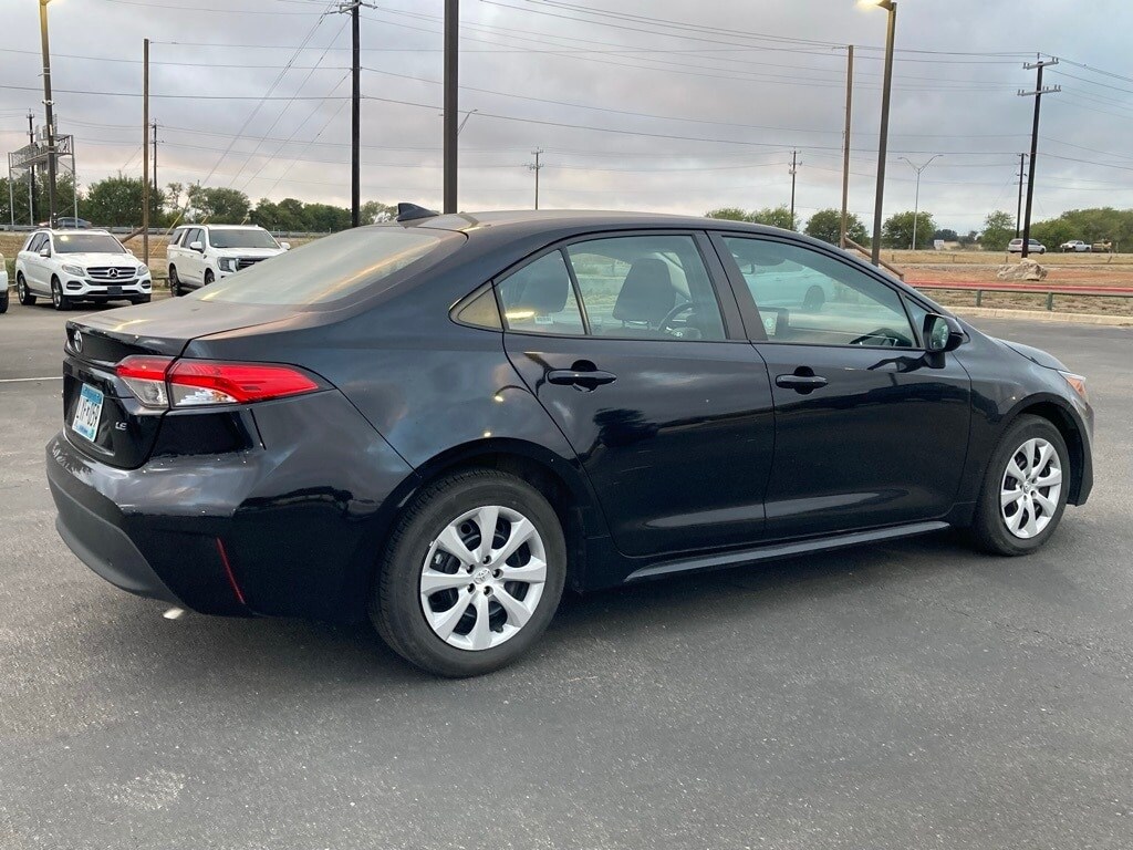 2024 Toyota Corolla LE photo 4