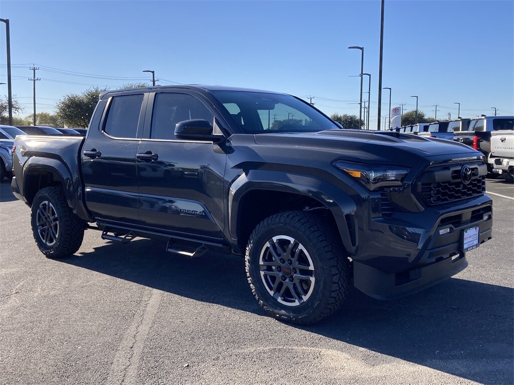 2025 Toyota Tacoma TRD Sport photo 2