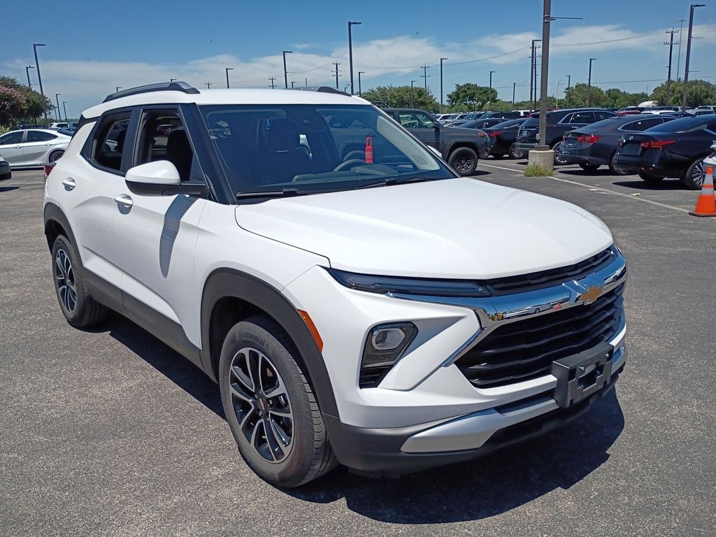Used 2025 Chevrolet Trailblazer LT SUV