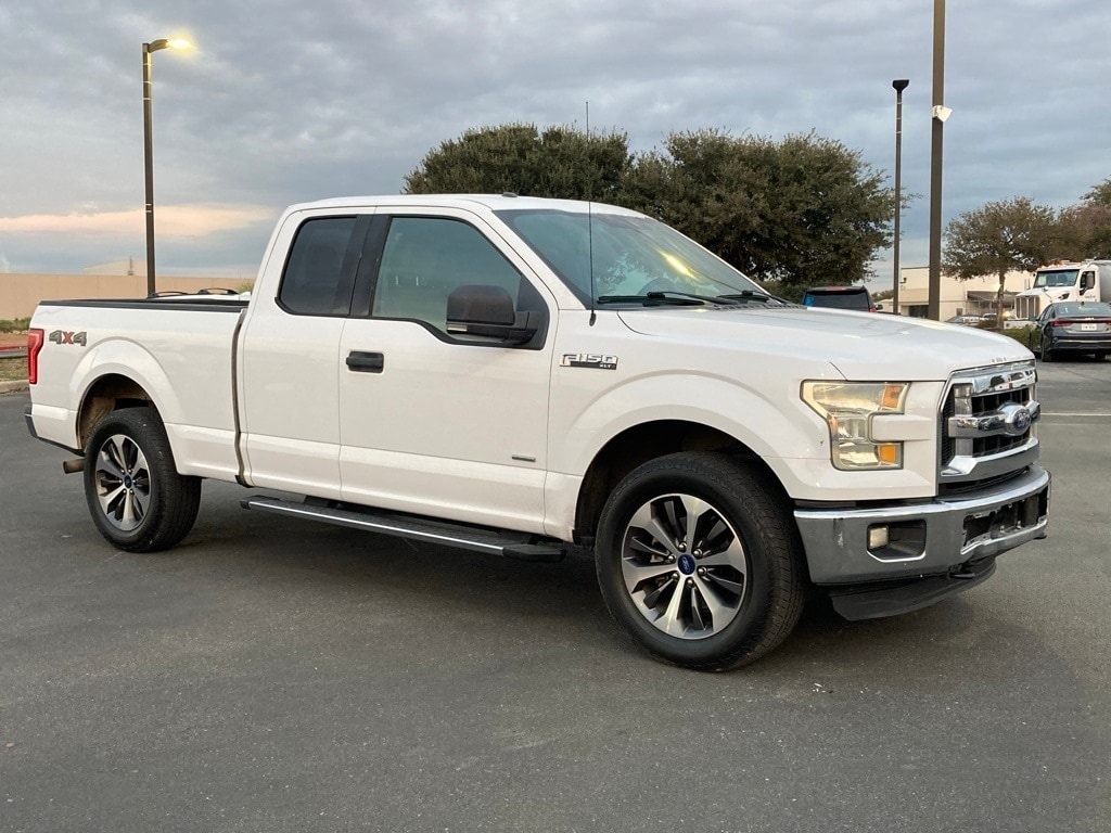 2015 Ford F-150 XLT photo 3
