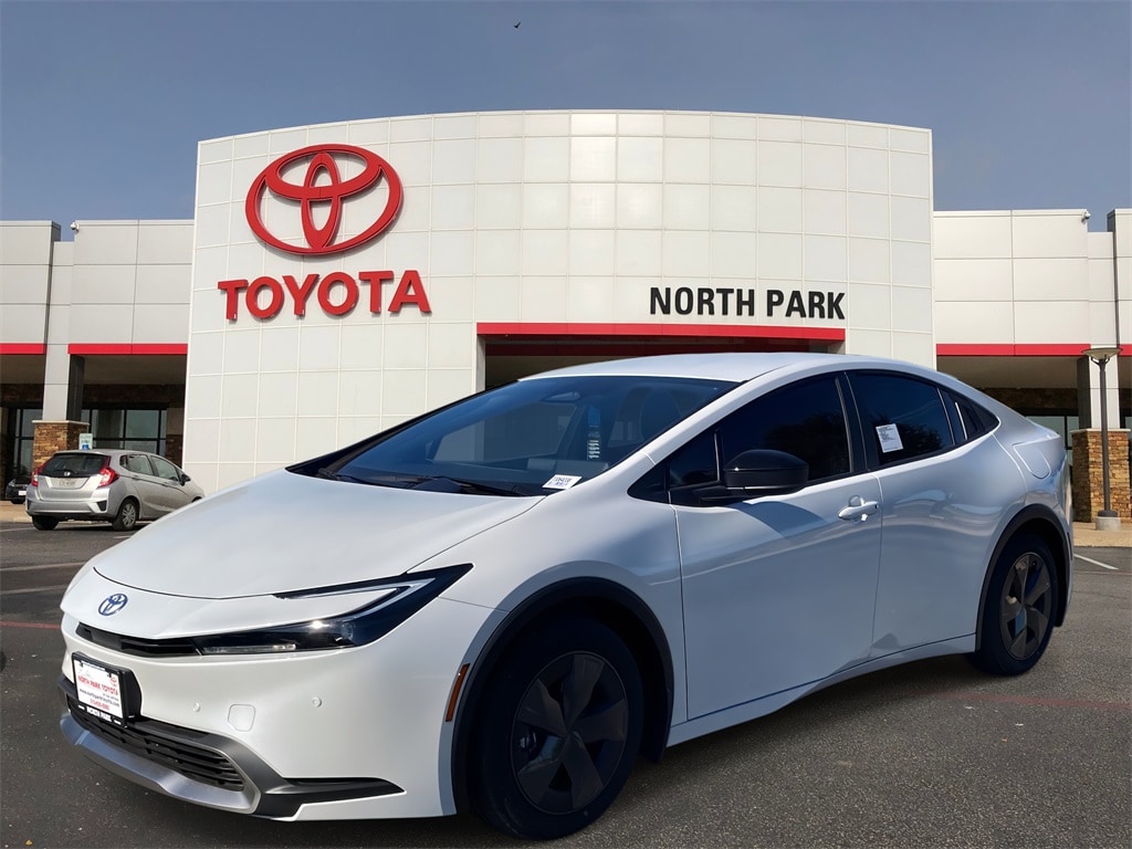 2026 Toyota Prius SE's photo