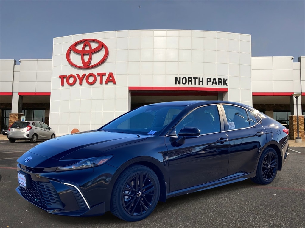 2026 Toyota Camry SE's photo