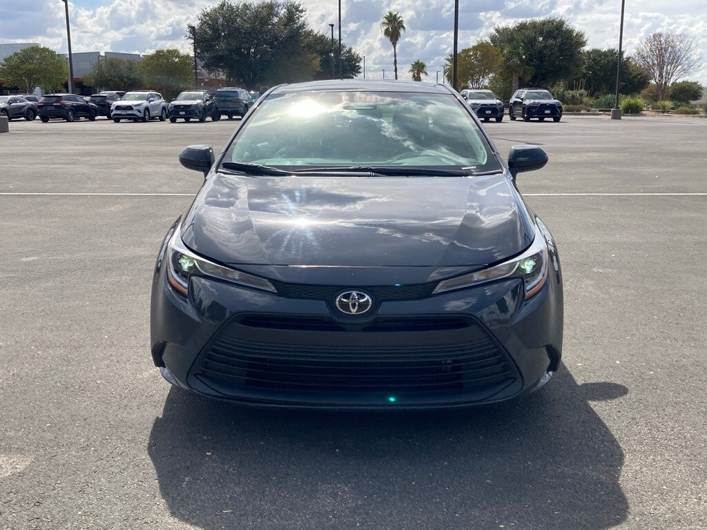 2024 Toyota Corolla LE photo 2