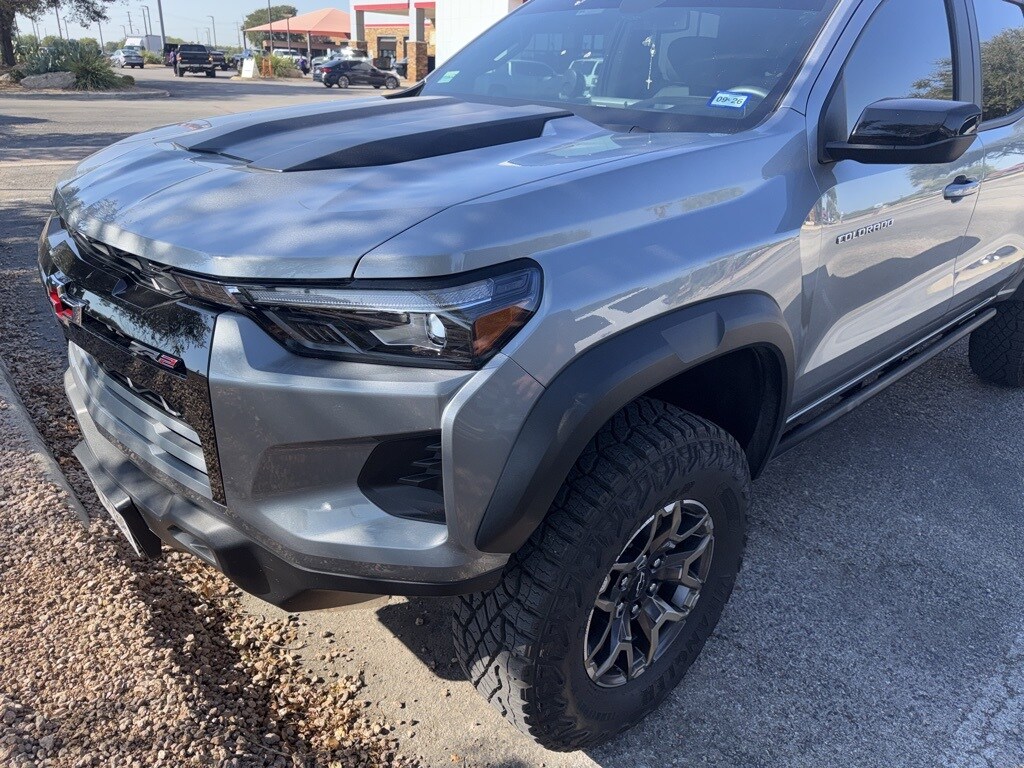 2024 Chevrolet Colorado ZR2 photo 3