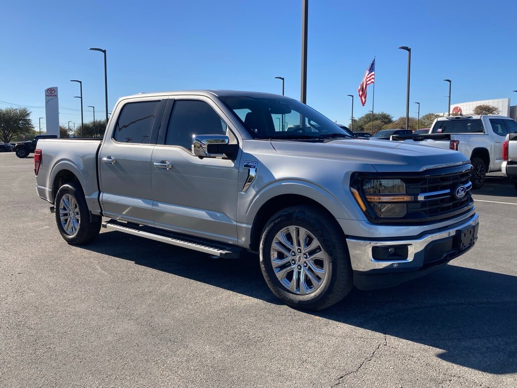 2024 Ford F-150 XLT photo 2