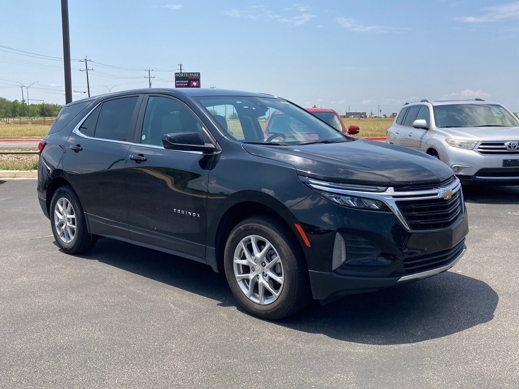 2024 Chevrolet Equinox LT photo 3