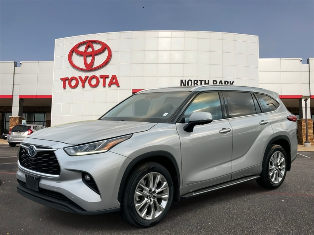 2023 Toyota Highlander Hybrid SUV 