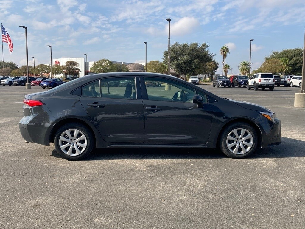 2024 Toyota Corolla Hybrid LE photo 4