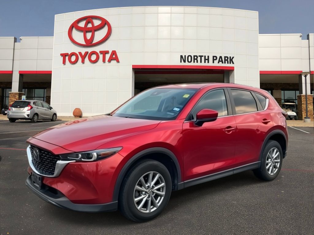 2022 Mazda CX-5 S Preferred package Auto AWD's photo