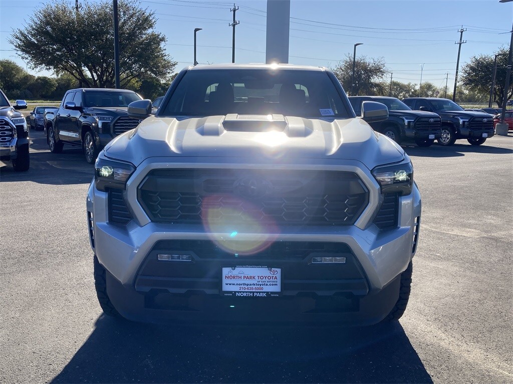2025 Toyota Tacoma TRD Sport photo 2