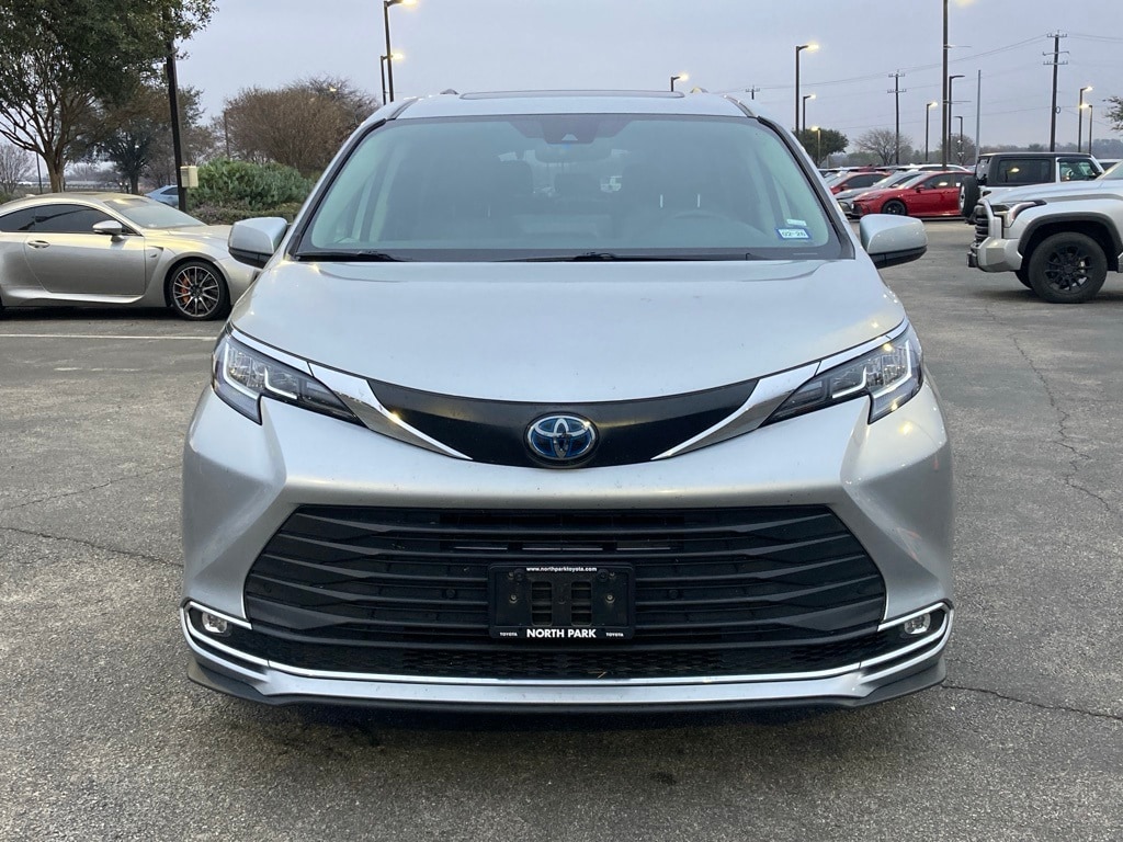 Certified 2023 Toyota Sienna XLE Minivan/Van