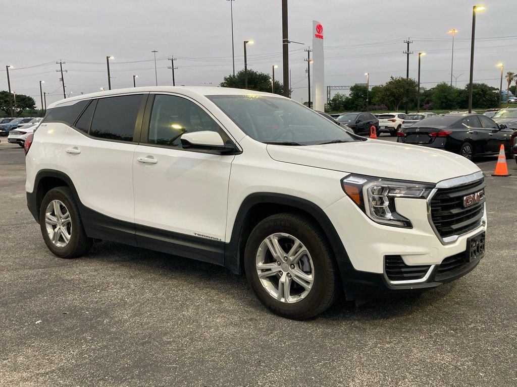 Used 2024 GMC Terrain SLE SUV