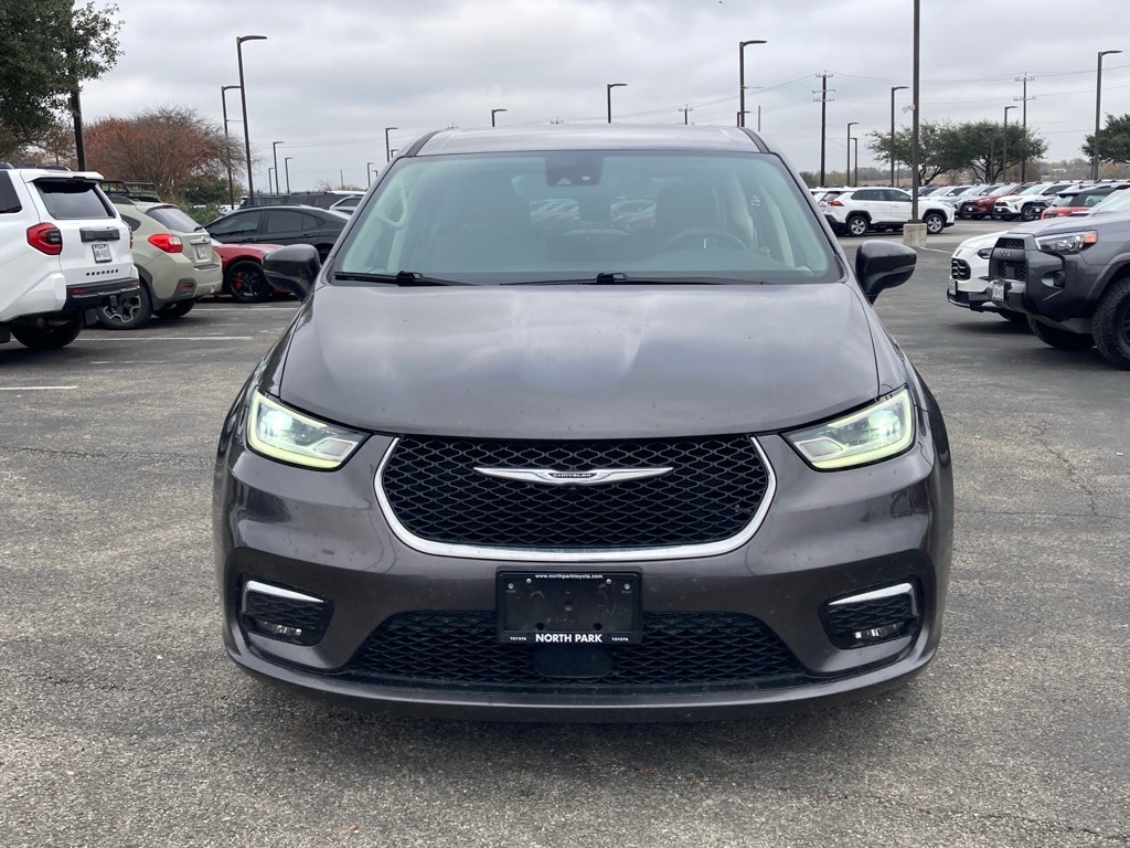 Used 2023 Chrysler Pacifica Touring L Minivan/Van