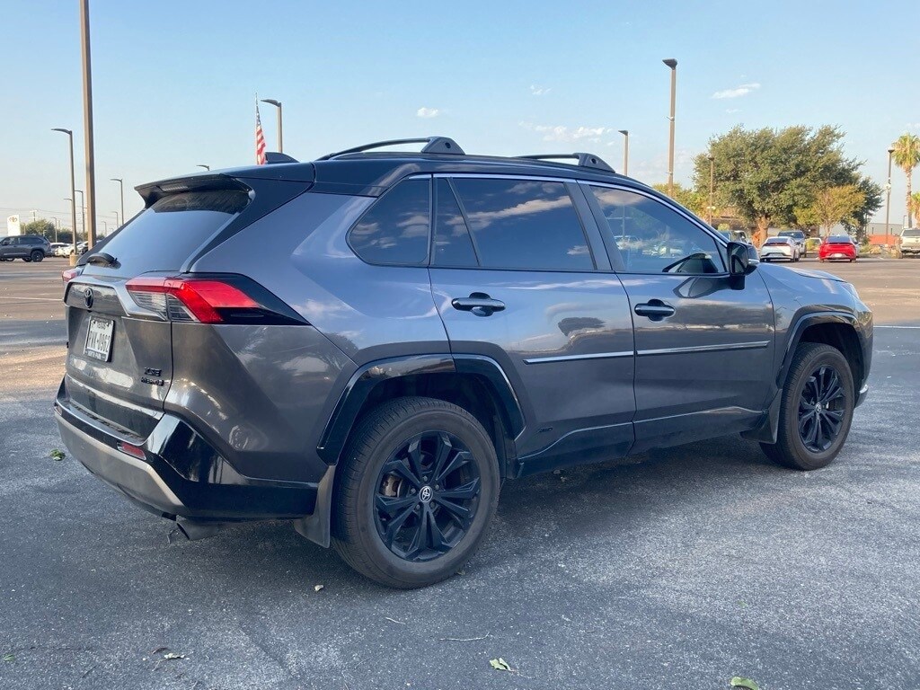 2022 Toyota RAV4 Hybrid XSE photo 3