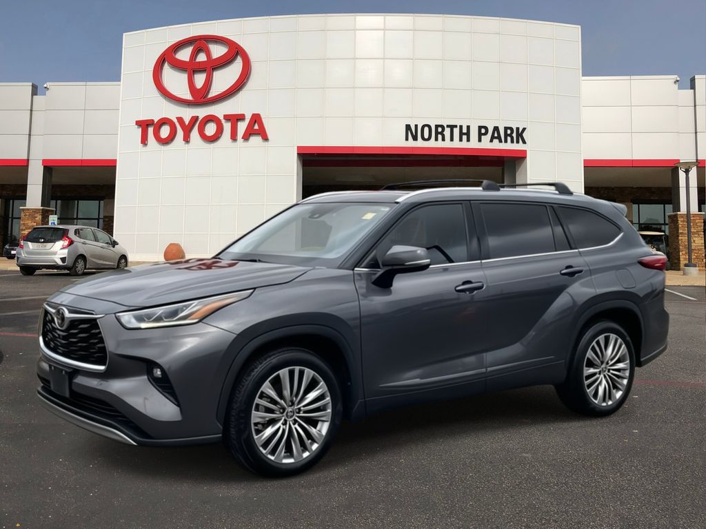 2022 Toyota Highlander SUV 