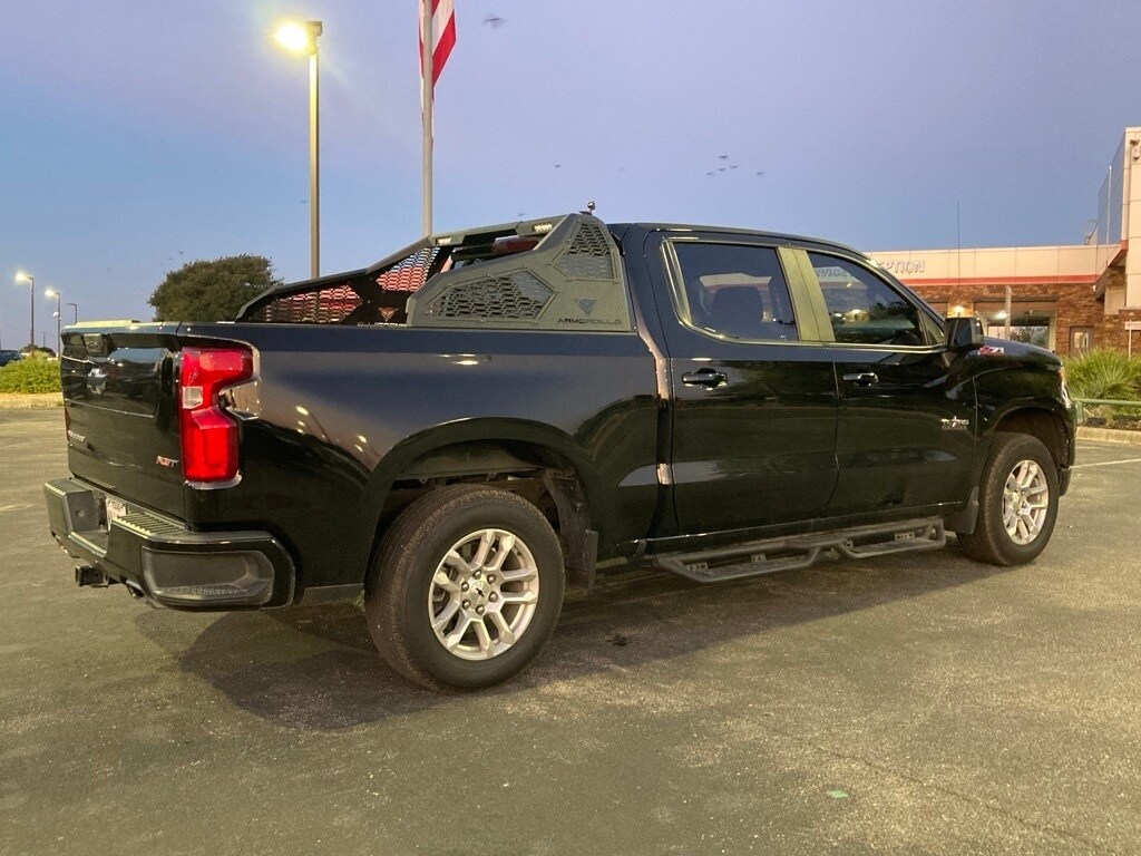 2023 Chevrolet Silverado 1500 RST photo 3