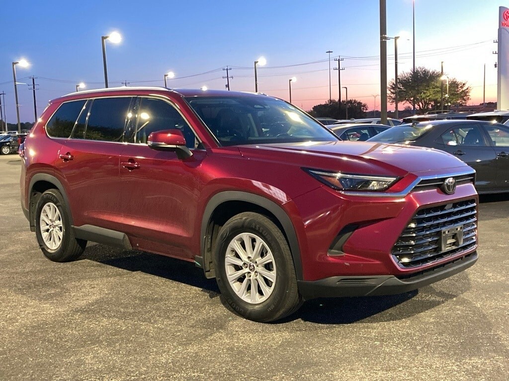 2024 Toyota Grand Highlander XLE photo 3