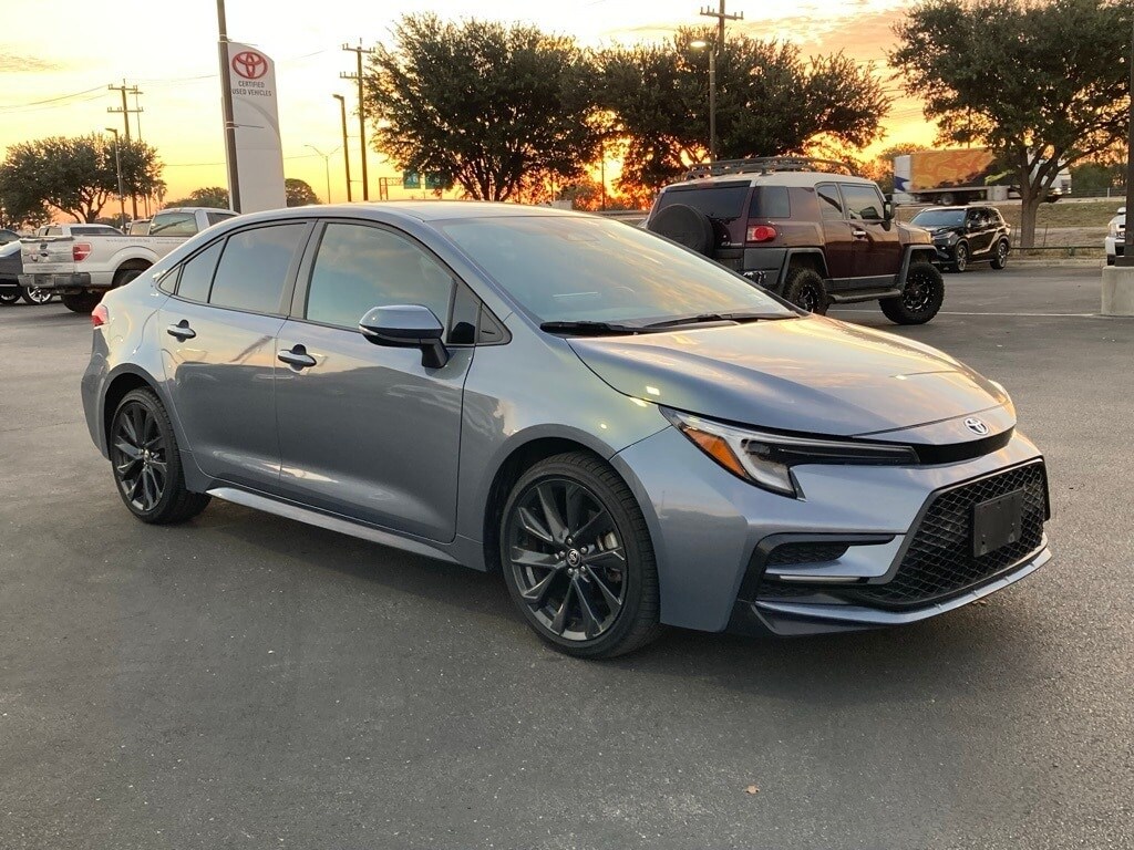 2024 Toyota Corolla SE photo 2
